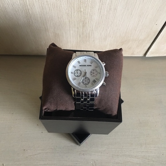 Michael Kors Watch - Picture 3 of 4